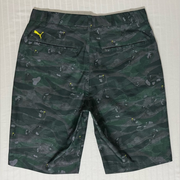 Puma Green Camo Tailored Flagstick Golf Shorts Chino Camouflage Size 30 - Picture 2 of 12